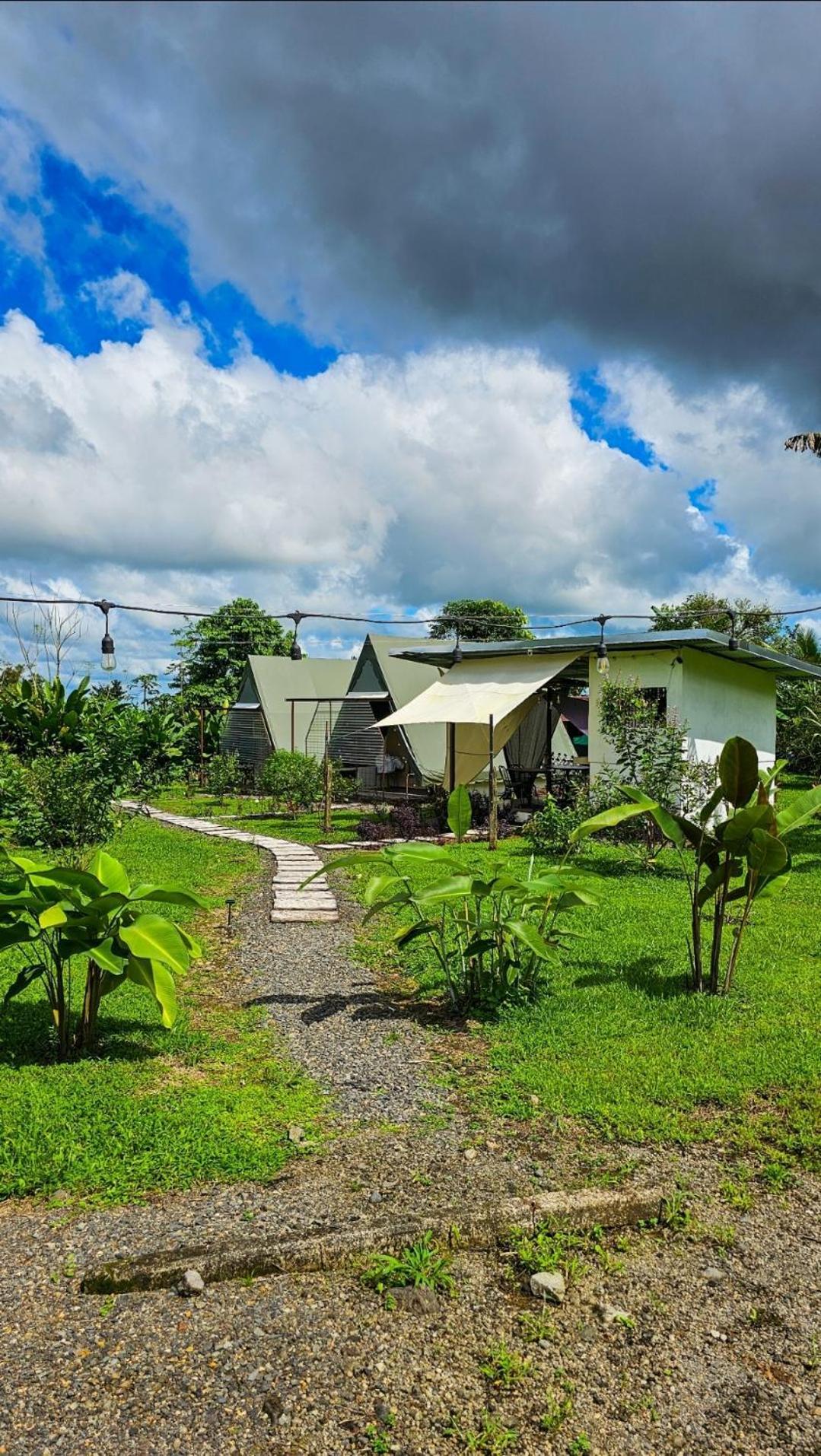 Villa Flora Glamping De Abuela La Fortuna Exterior foto
